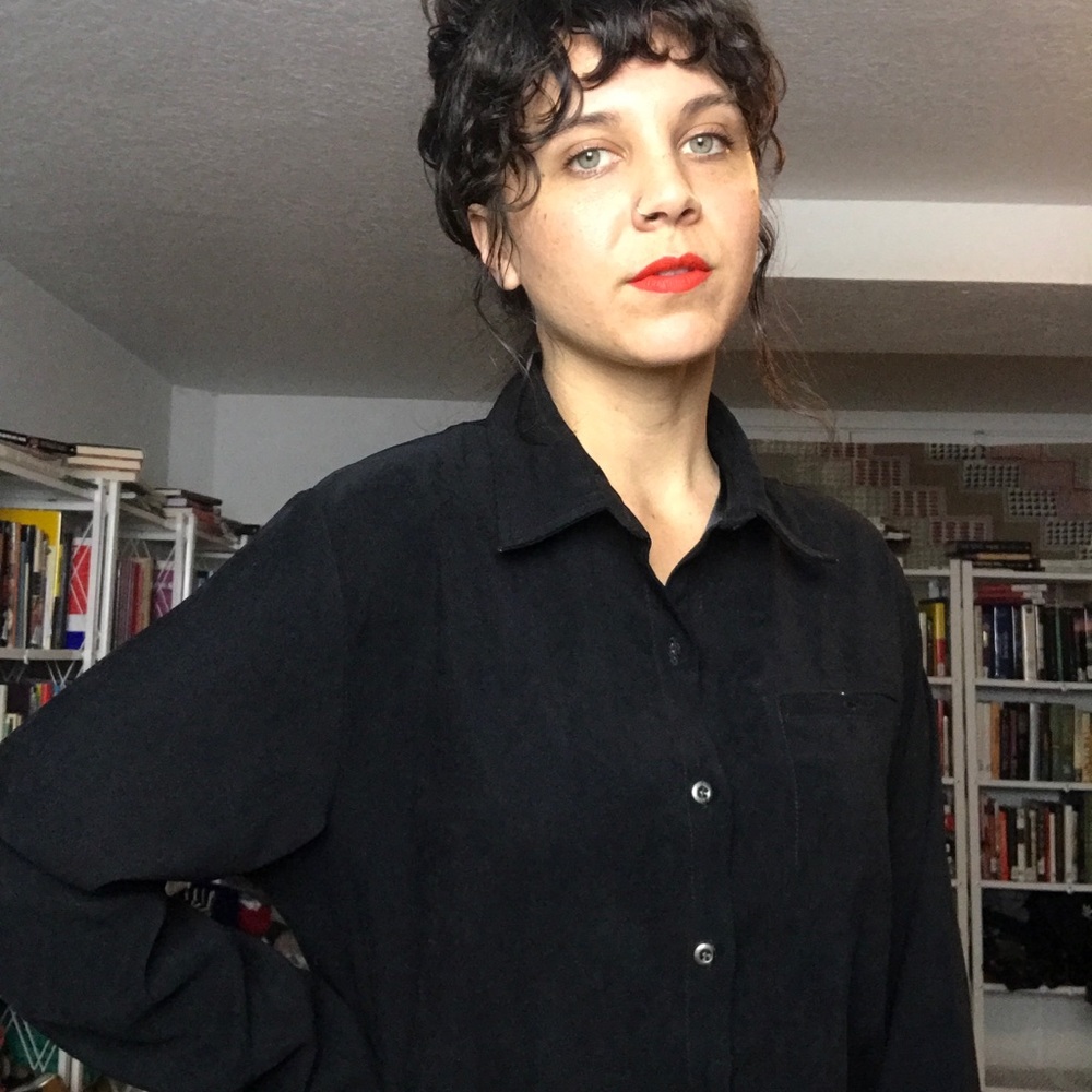 Collared Black Button-Up Top - B11 - image 3